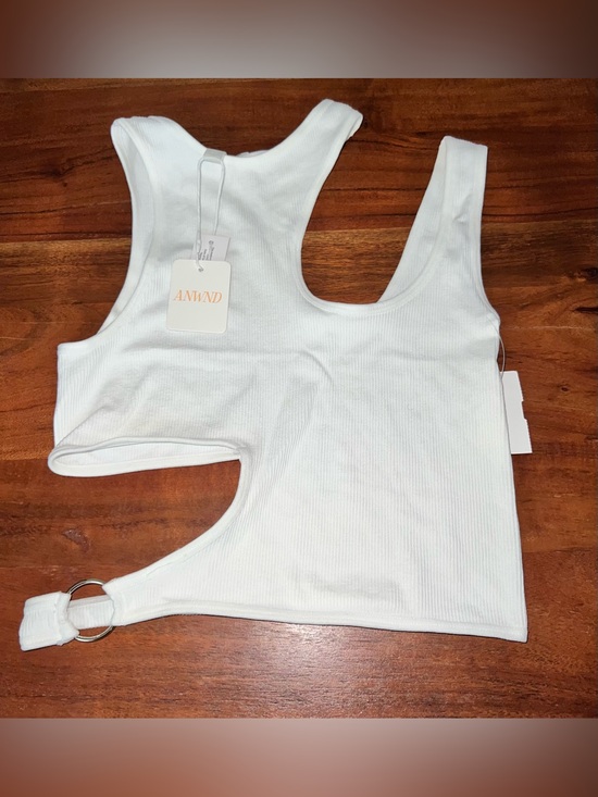 EdgebyKS Tops - White Ribbed Cutout Crop Tank with Ring Detail